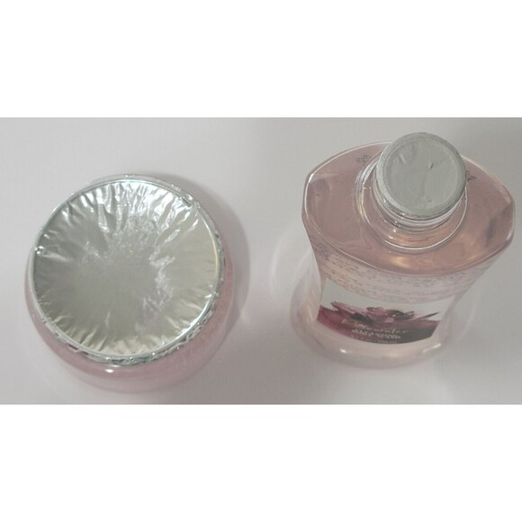 Tahari ROSEWATER Scented Body Wash 6.7 fl oz & Exfoliating Body Scrub 4.4 fl oz - Picture 8 of 8